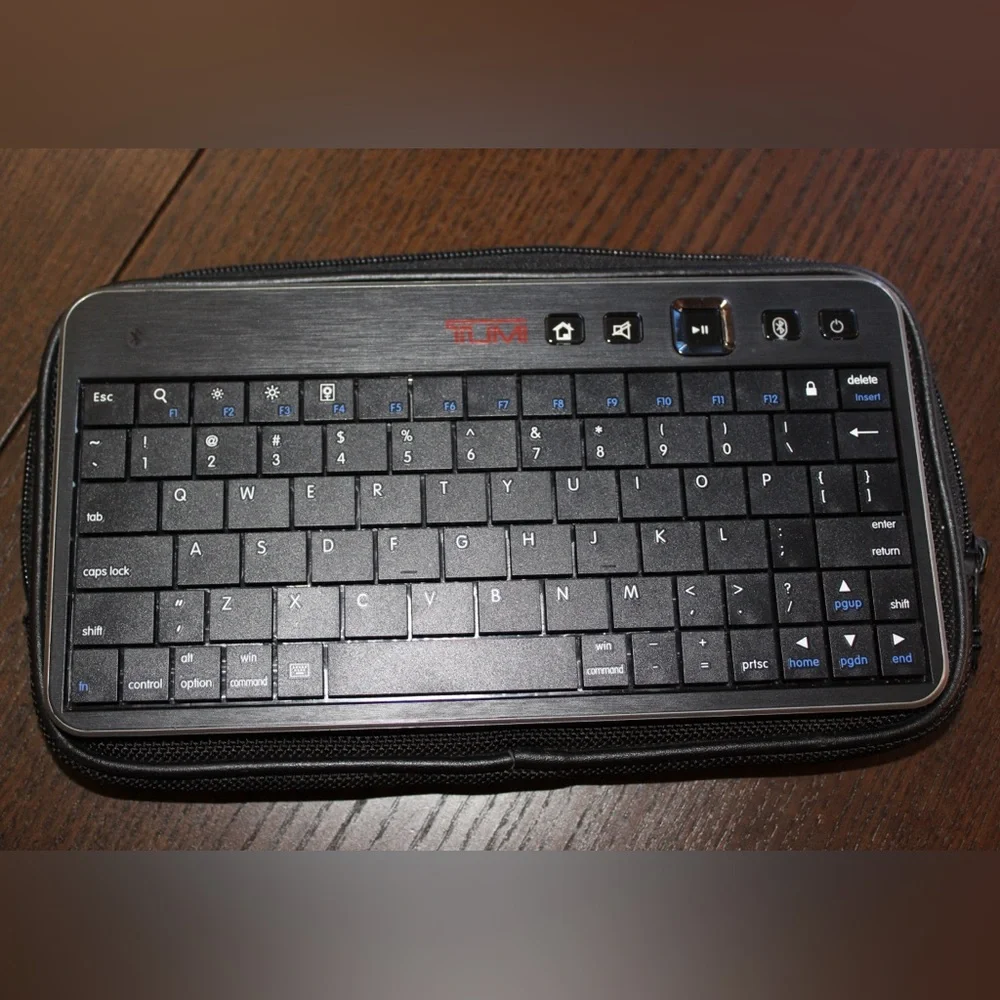 TUMI Travel Mini Wireless Keyboard